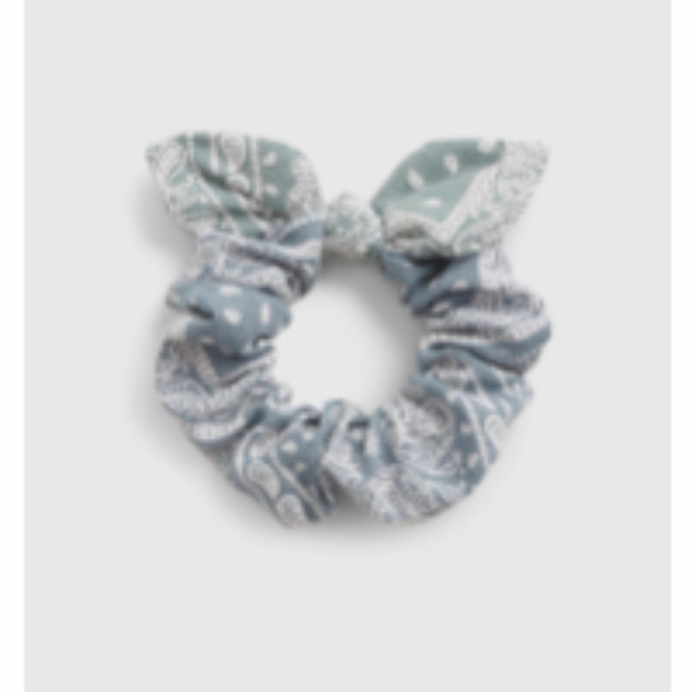 🌟LAST CALL! Gap - Cute Blue Bandana Print w/ a Bow Scrunchie